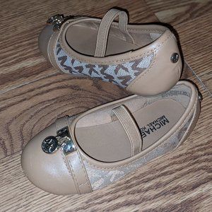 MICHAEL Michaeal Kors Toddler Girls Tan Dress Shoes | Size 7